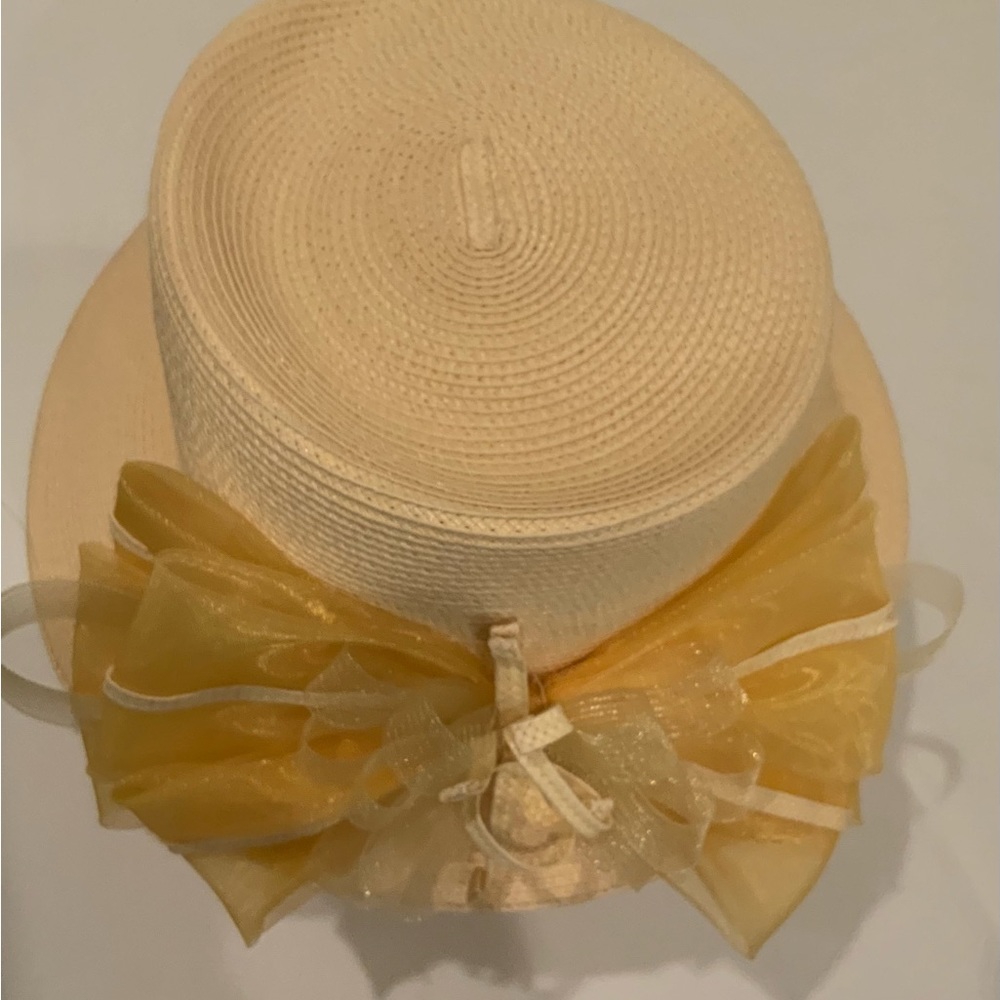 Giovanni’s straw hat